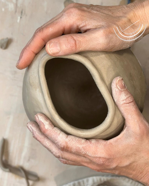 VASE MAIN500X625.jpg